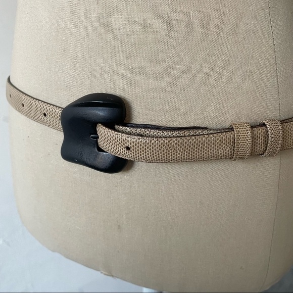 Beige Textured Women\'s Belt with Black Sculpted Buckle main image 7